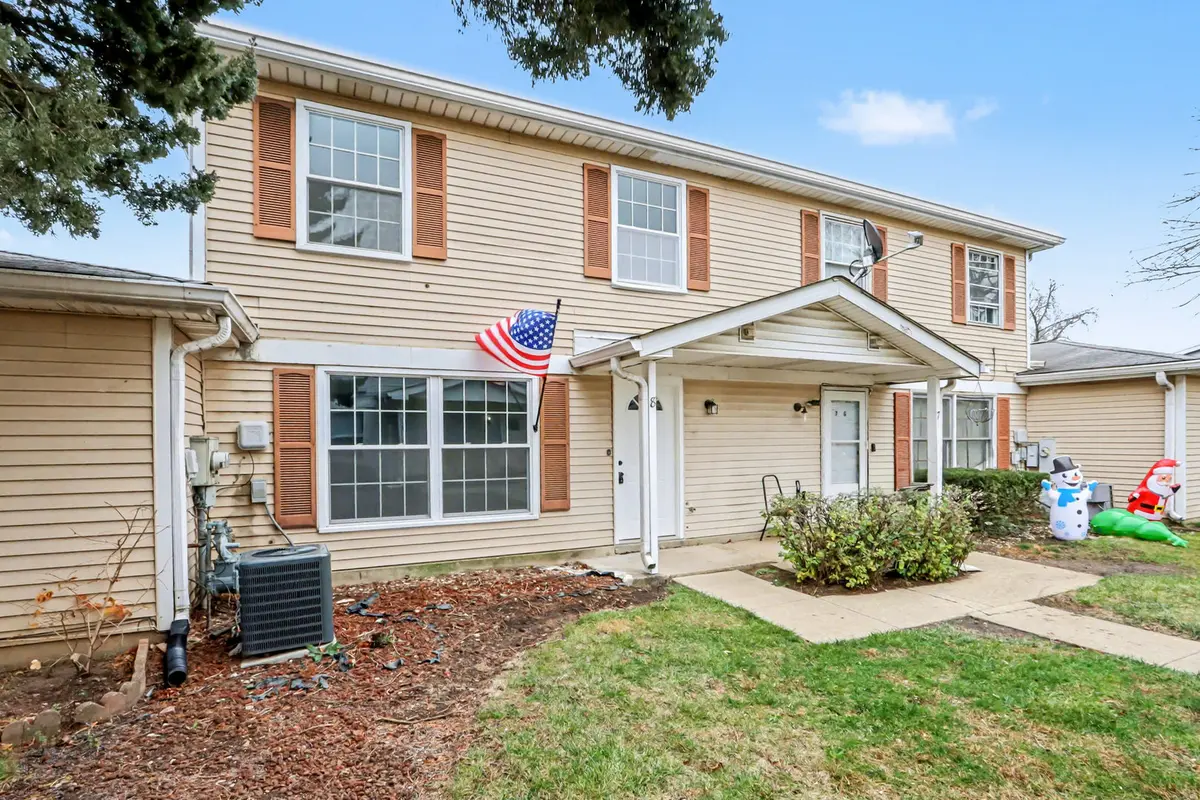 8 WILDWOOD LN #G, Bolingbrook, IL 60440