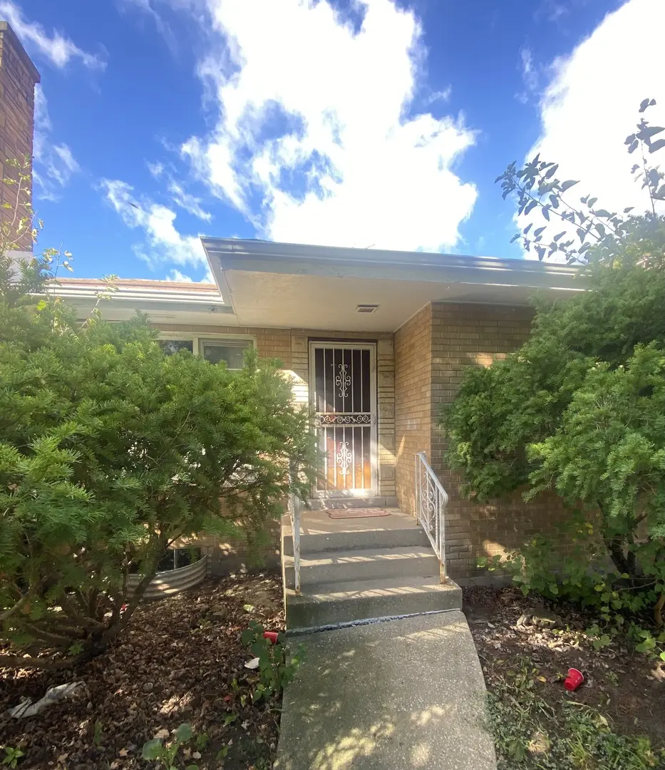 9716 S Prairie AVE, Chicago, IL 60628