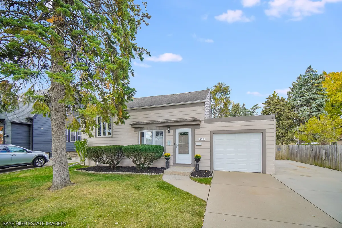 9018 Roach AVE, Brookfield, IL 60513