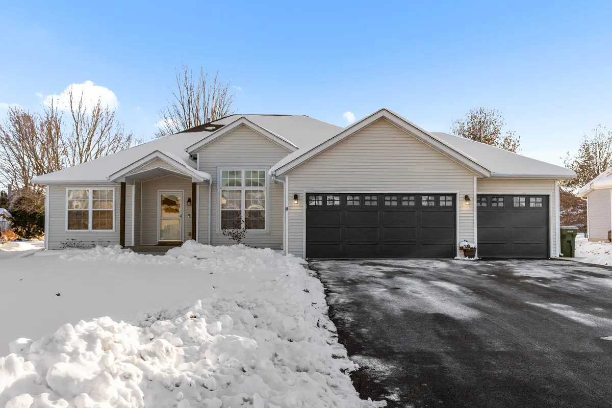 1106 Westmont DR, Durand, IL 61024