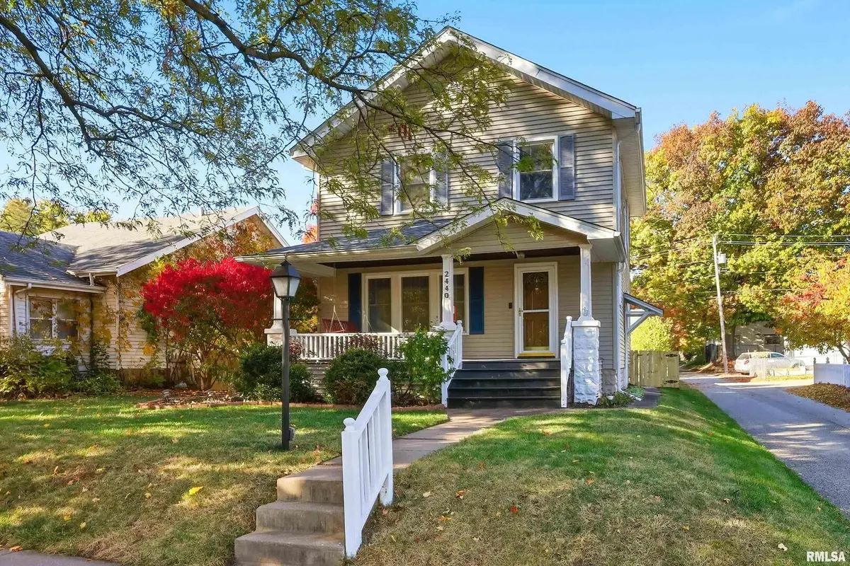 2440 CAREY AVE, Davenport, IA 52803