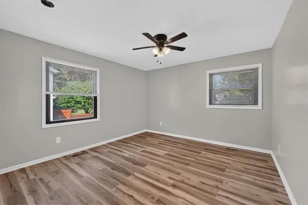 11202-11204 W 71st TER, Shawnee, KS 66203