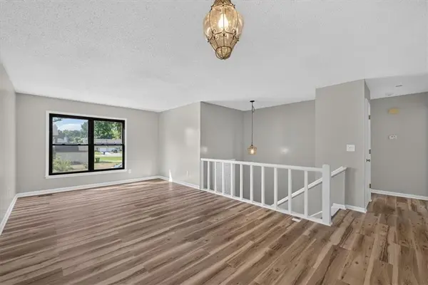 11202-11204 W 71st TER, Shawnee, KS 66203