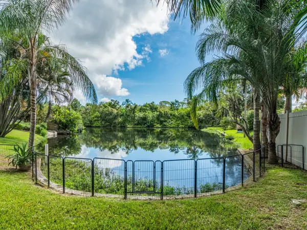 1679 WOODRIDGE DR, Clearwater, FL 33756