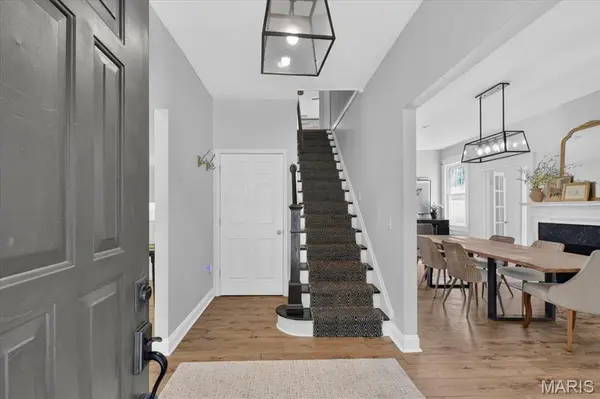 6105 Simpson AVE, St Louis, MO 63139