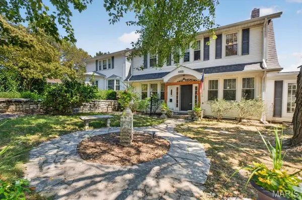 6105 Simpson AVE, St Louis, MO 63139