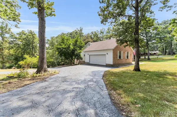 7167 Carriage Hills LN, Cedar Hill, MO 63016