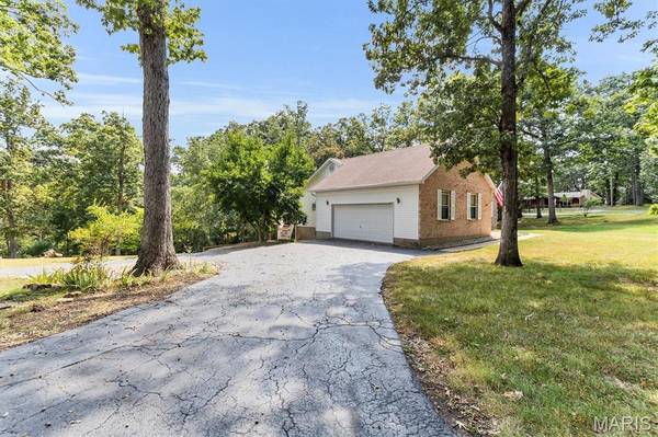 7167 Carriage Hills LN, Cedar Hill, MO 63016
