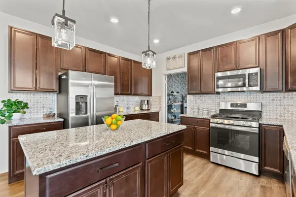 32038 Savannah DR, Lakemoor, IL 60051
