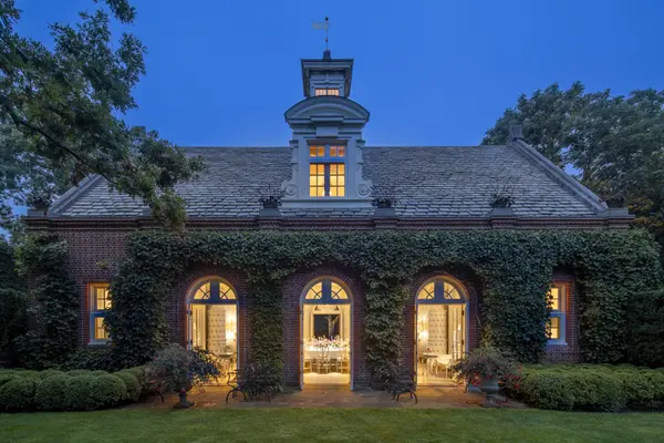 930 E Rosemary RD, Lake Forest, IL 60045