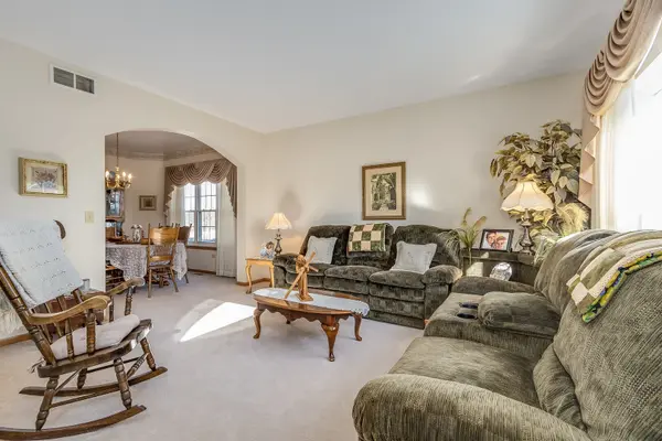 2101 Cardinal DR, New Lenox, IL 60451