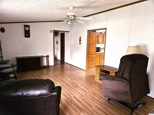 2823 N 950th Ave., Clayton, IL 62324