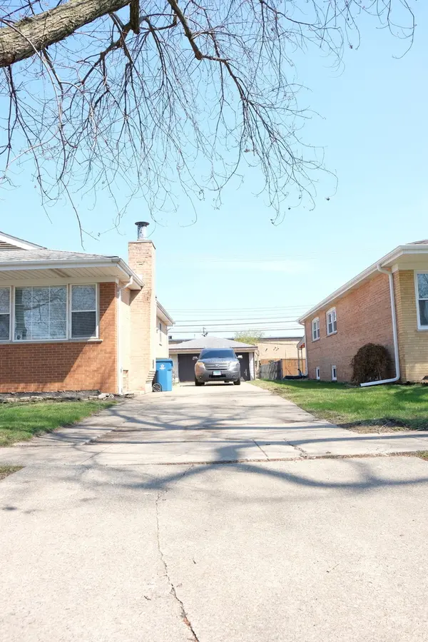 14435 Karlov AVE, Midlothian, IL 60445