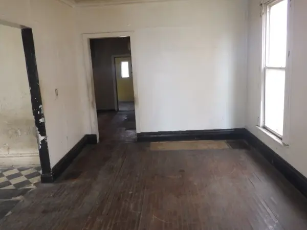10916 S Wabash AVE, Chicago, IL 60628