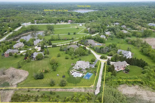 130 S HILLANDALE CT, North Barrington, IL 60010