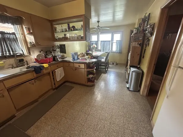 10726 S Avenue B, Chicago, IL 60617