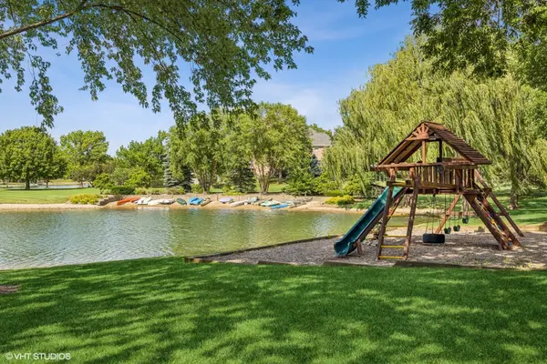 3 Shoreside DR, South Barrington, IL 60010