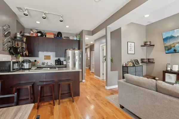 1463 W Huron ST, Chicago, IL 60642
