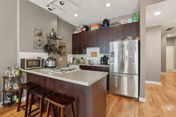 1463 W Huron ST, Chicago, IL 60642