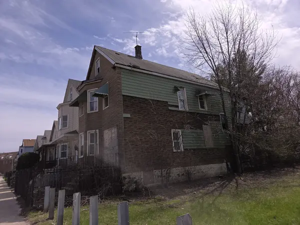8408 S BAKER AVE, Chicago, IL 60617