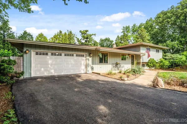 8132 Fairmount AVE, Downers Grove, IL 60516