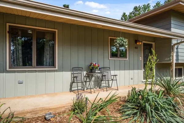 8132 Fairmount AVE, Downers Grove, IL 60516