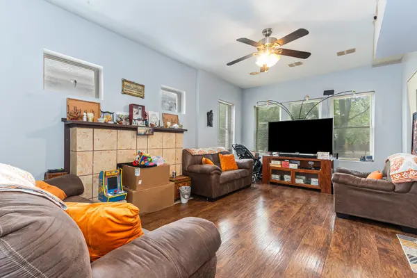 8453 S Colfax AVE, Chicago, IL 60617