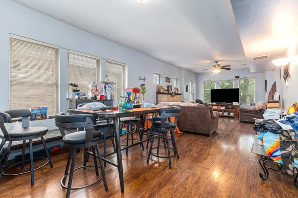 8453 S Colfax AVE, Chicago, IL 60617