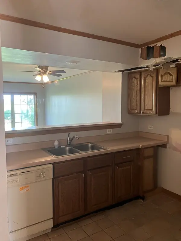 1926 GROVE AVE, Schaumburg, IL 60193