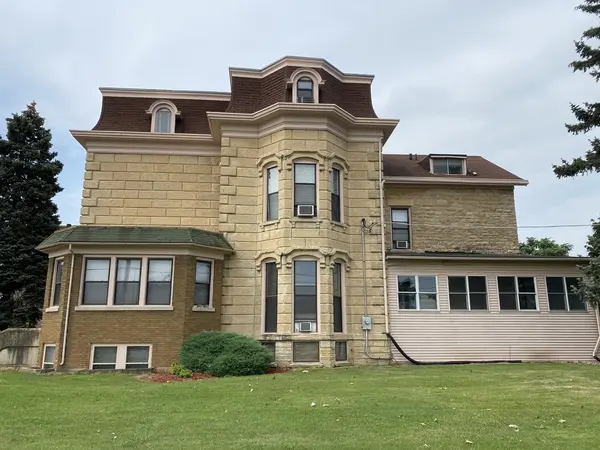 305 S Lake ST, Aurora, IL 60506