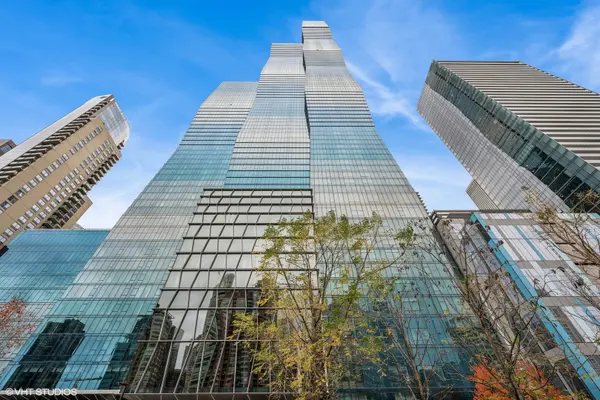 363 E Wacker DR #3703, Chicago, IL 60601
