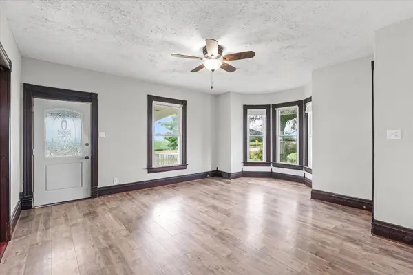 10714 N 3300 East RD, Arrowsmith, IL 61722