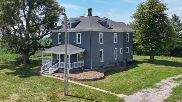 10714 N 3300 East RD, Arrowsmith, IL 61722
