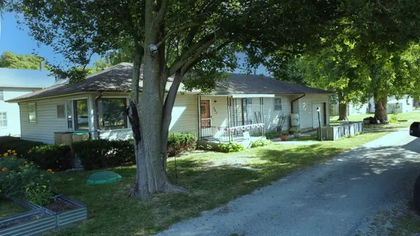 202 N Grant ST, Crescent City, IL 60928