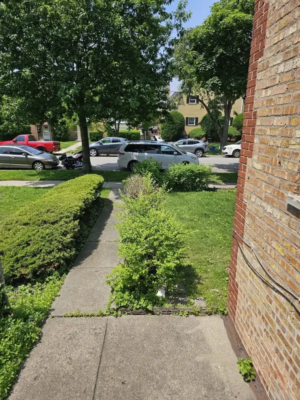 4825 Davis ST, Skokie, IL 60077