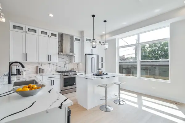 3450 N Central AVE, Chicago, IL 60634