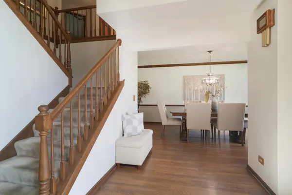 1422 Kirkwall CT, Inverness, IL 60010