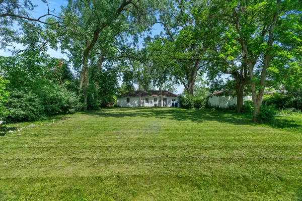 930 S CHATHAM AVE, Addison, IL 60101