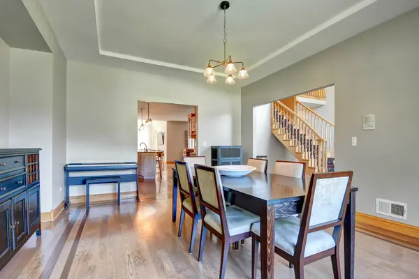1383 Gordon LN, Lemont, IL 60439