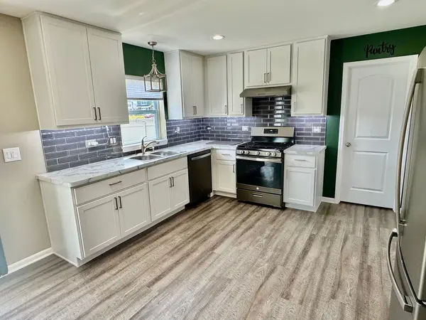 1389 Clifton AVE, Beecher, IL 60401