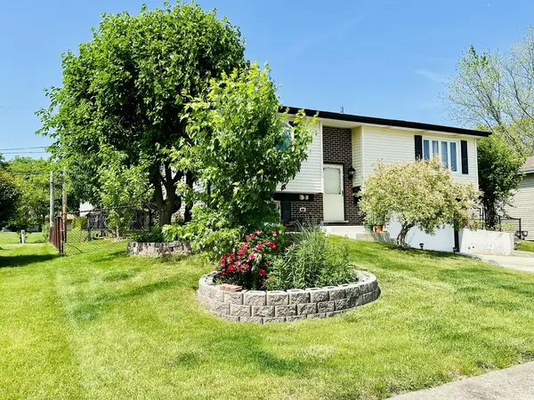 1015 Hastings LN, Hanover Park, IL 60133