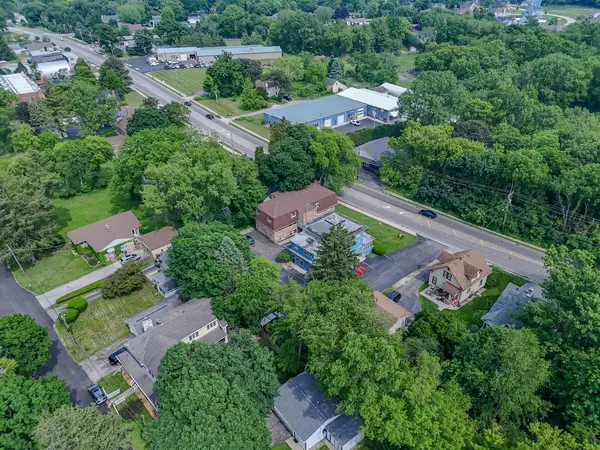 631 McHenry AVE, Woodstock, IL 60098