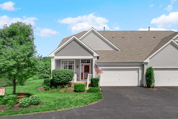 361 Cascade LN #1, Oswego, IL 60543