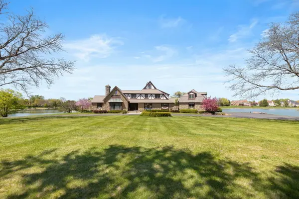 10 Shoreside DR, South Barrington, IL 60010