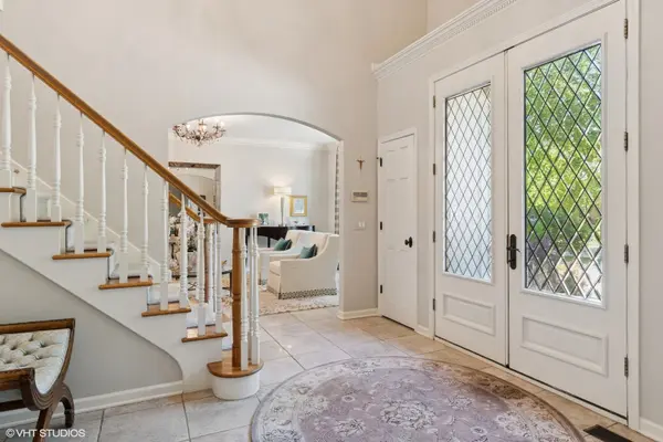 8S241 Dunham DR, Naperville, IL 60540