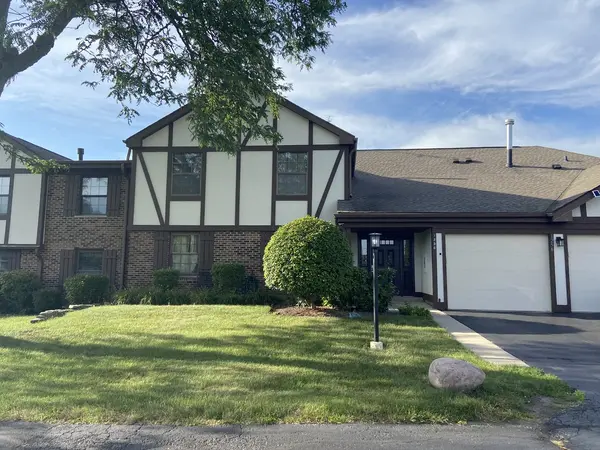 1256 Plum Tree CT #B2, Schaumburg, IL 60193