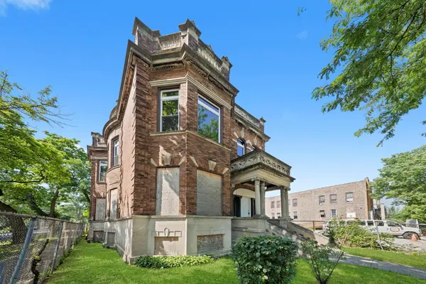 3301 W Douglas BLVD, Chicago, IL 60623