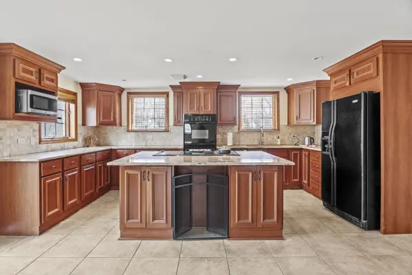 816 E Mayfair RD, Arlington Heights, IL 60005