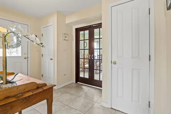 816 E Mayfair RD, Arlington Heights, IL 60005