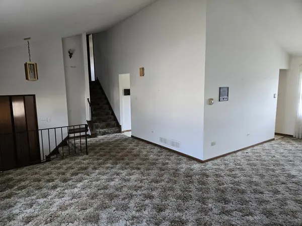 6305 157th ST, Oak Forest, IL 60452